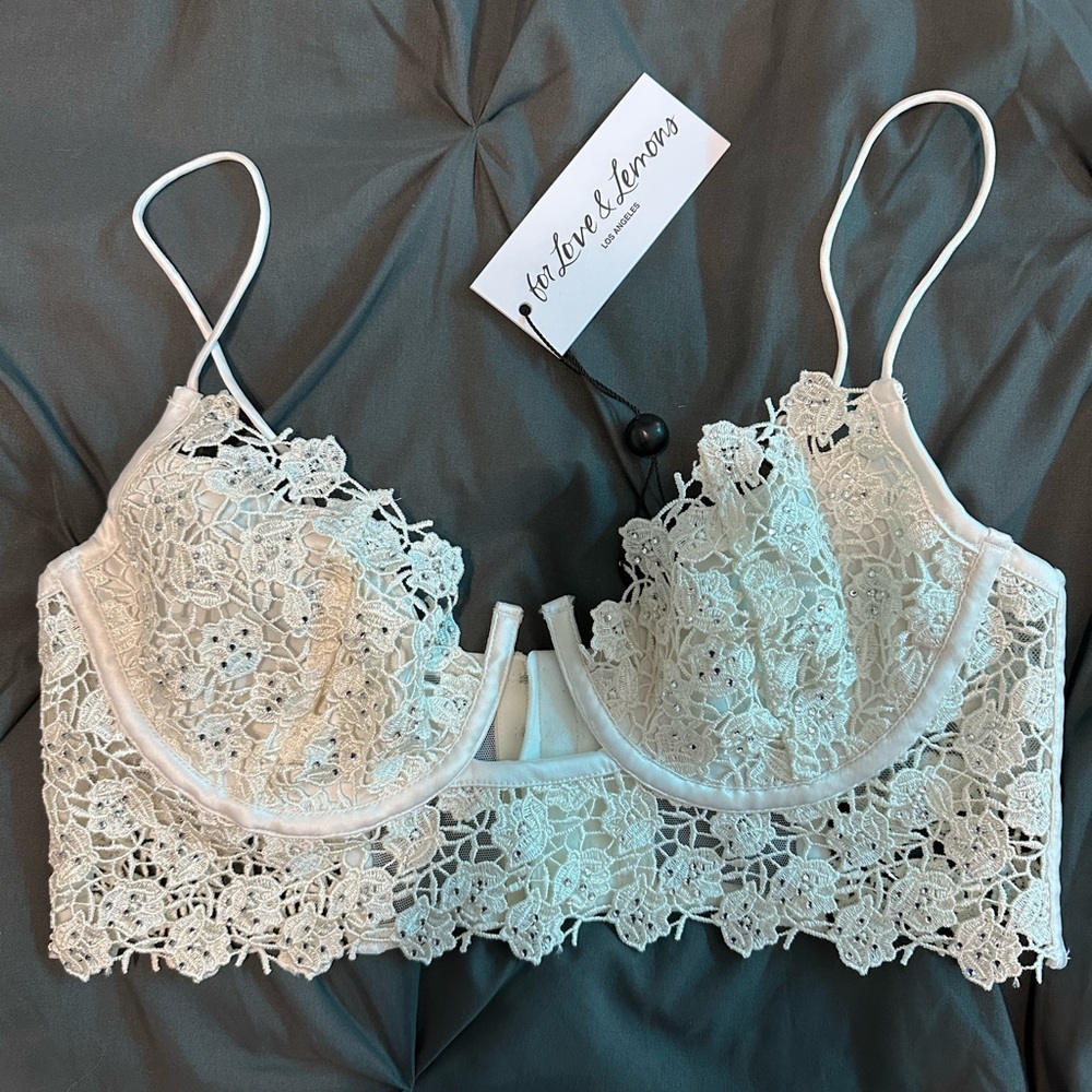 🍋 For Love & Lemons White Rose Design Bra